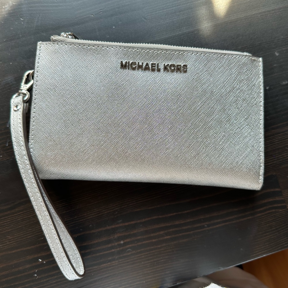 Used: Michael Kors Silver Wristlet